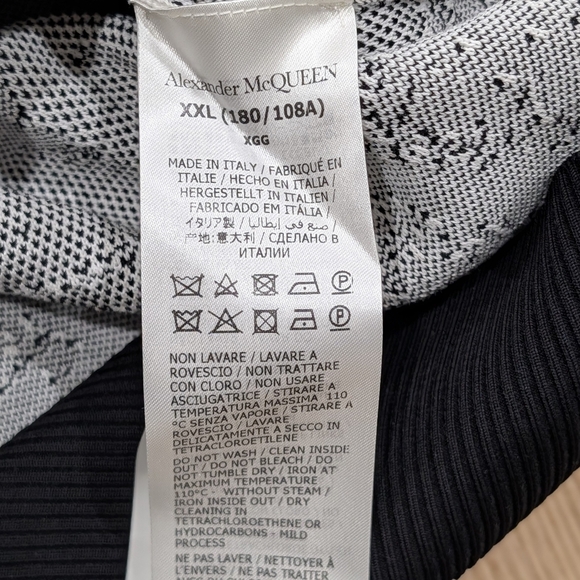 $1690 Mens Alexander McQueen Fold Skull Jacquard Sweater Black/White 2XL - Picture 5 of 7